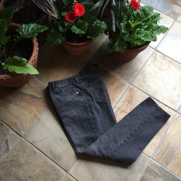 AEO High-Waist Button-Front Jeans (like NEW) - Picture 5 of 16